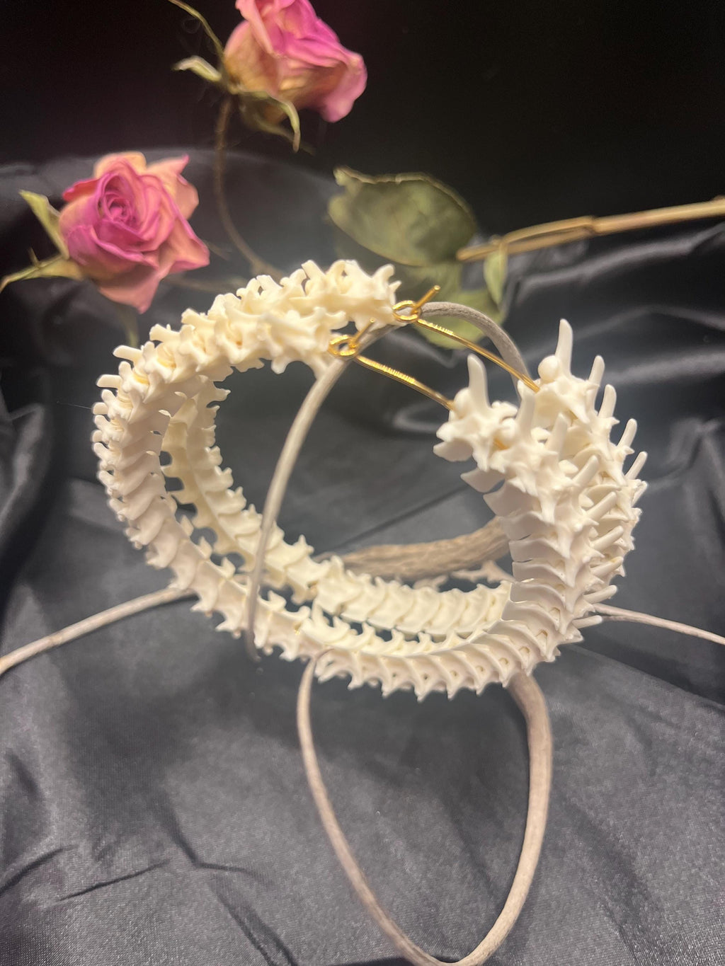 Diamondback Rattlesnake Vertebrae Hoop Earrings – Western Snake Bone Jewelry