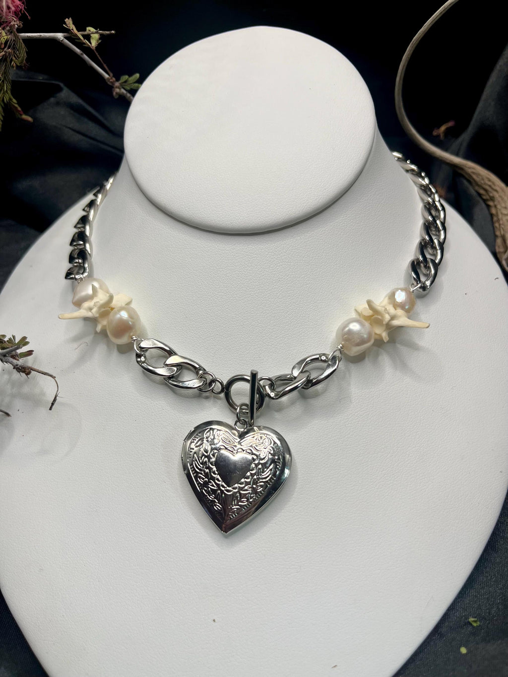 Freshwater Pearl & Rattlesnake Vertebrae Locket Choker – Stainless Steel, Front Toggle | 15.5”