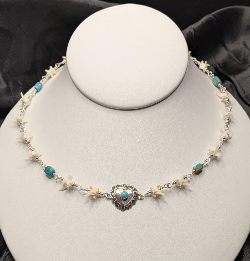Kingman Turquoise & Rattlesnake Vertebrae Choker Necklace – Sterling Silver Heart Concho, 15.5”