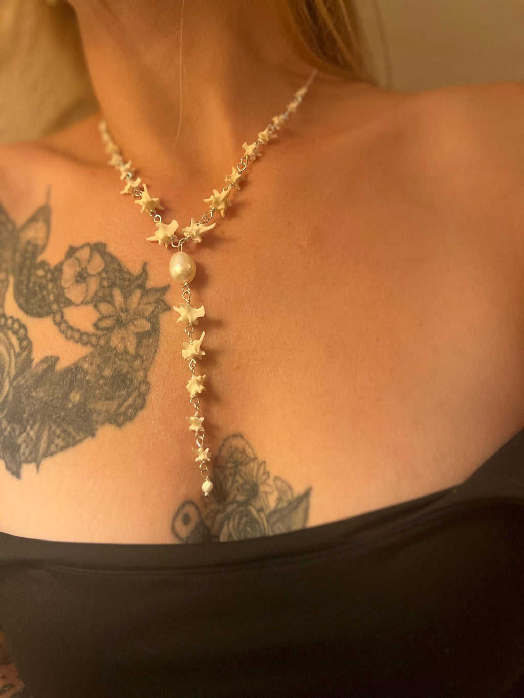 Graduated Rattlesnake Vertebrae Lariat Necklace with Freshwater Pearl, Sterling Silver, 17.25–18.5”
