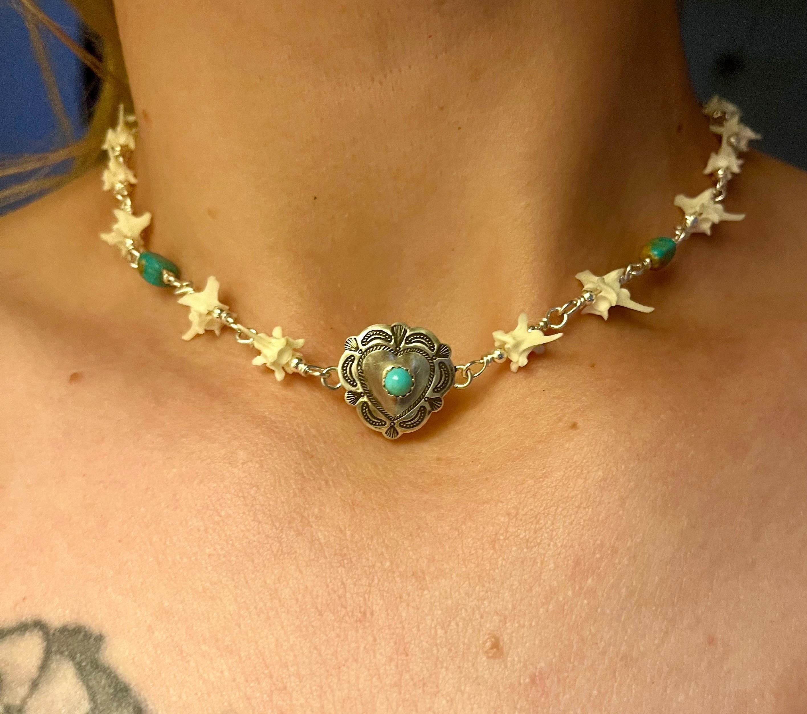Kingman Turquoise & Rattlesnake Vertebrae Choker Necklace – Sterling Silver Heart Concho, 15.5”