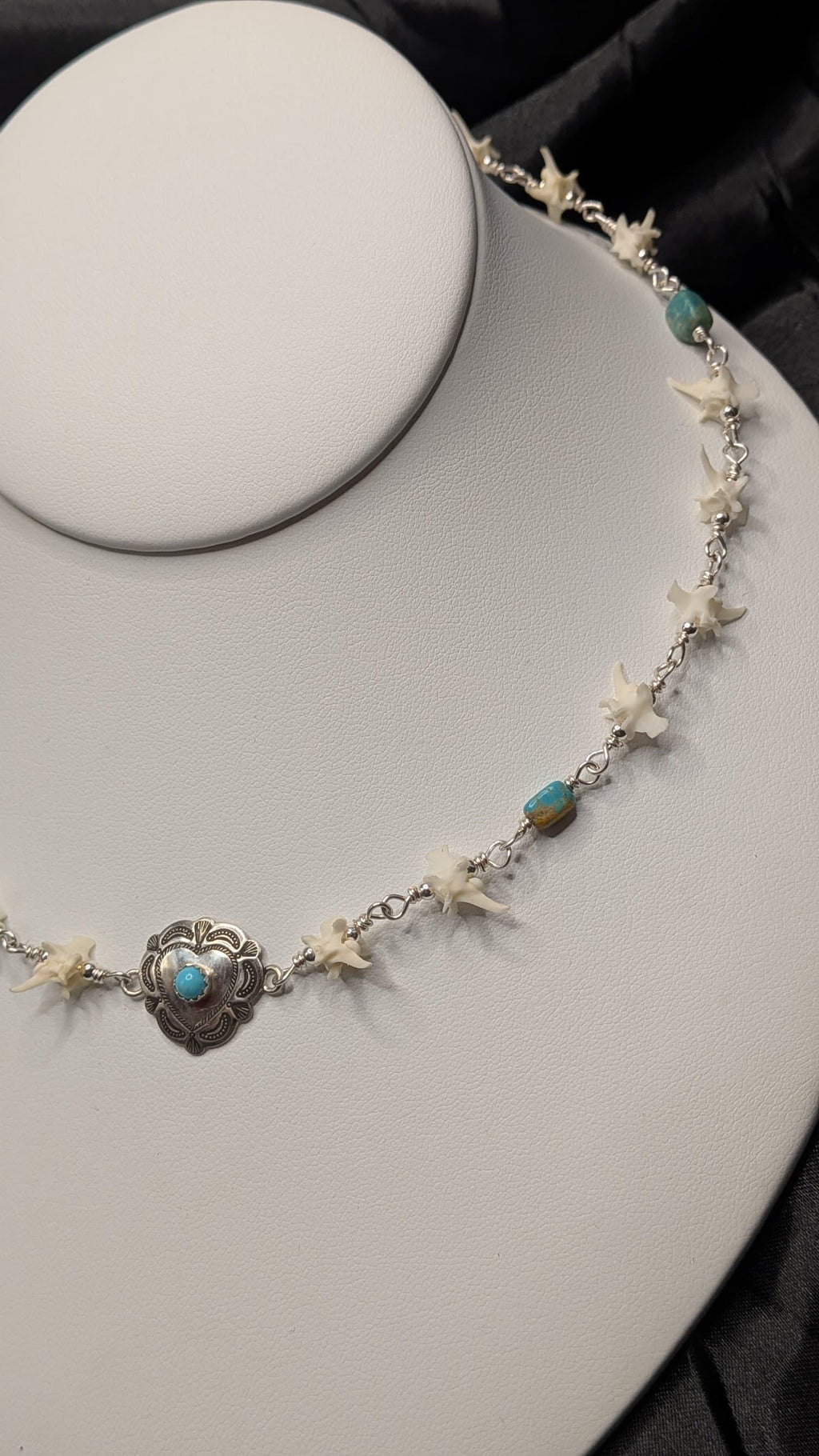 Kingman Turquoise & Rattlesnake Vertebrae Choker Necklace – Sterling Silver Heart Concho, 15.5”
