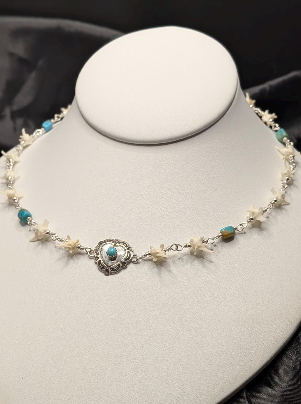 Kingman Turquoise & Rattlesnake Vertebrae Choker Necklace – Sterling Silver Heart Concho, 15.5”