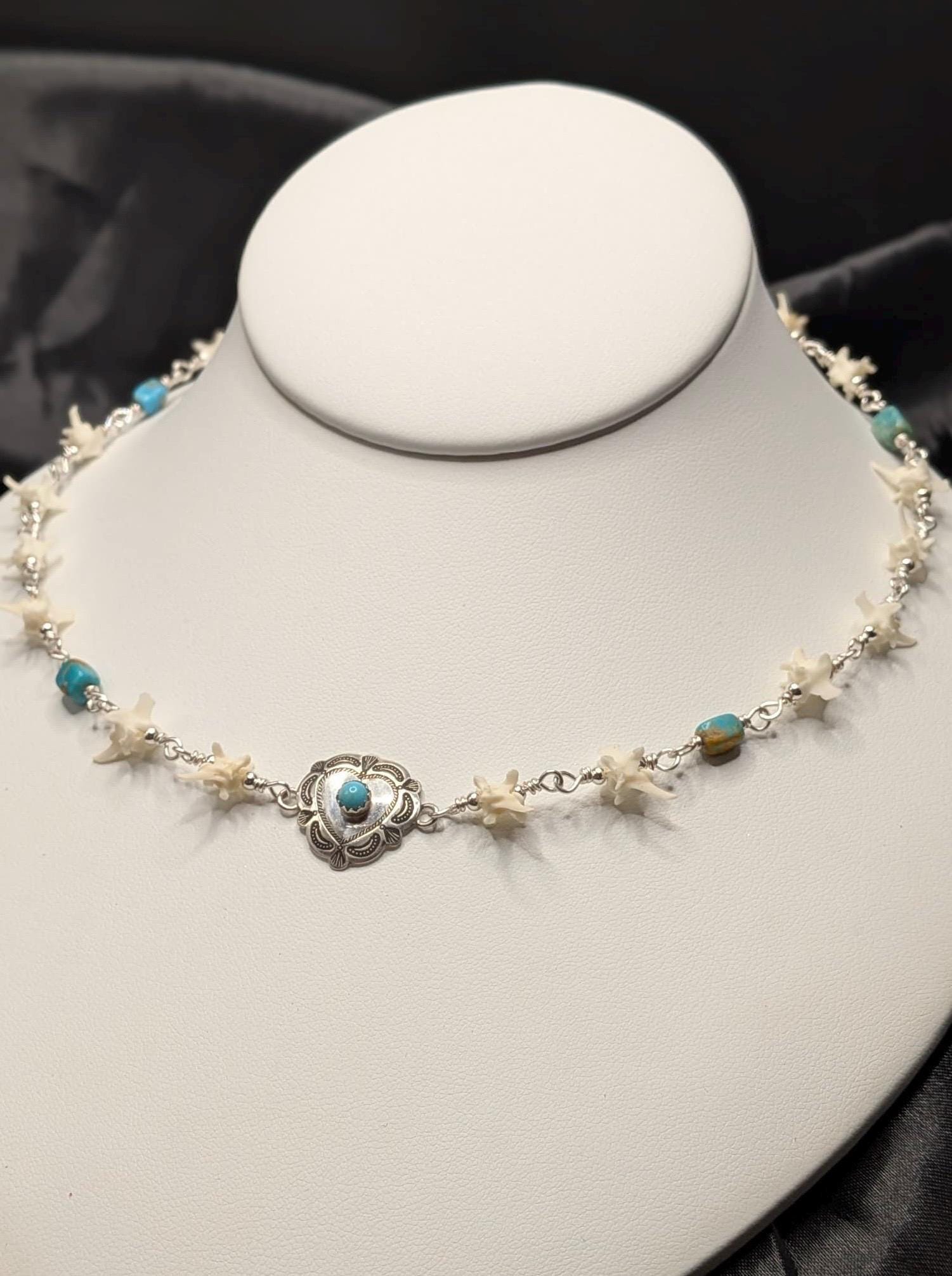 Kingman Turquoise & Rattlesnake Vertebrae Choker Necklace – Sterling Silver Heart Concho, 15.5”
