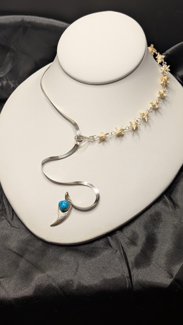 Sterling Turquoise Lariat Necklace | Herringbone Chain | Rattlesnake Vertebrae | 21.5”