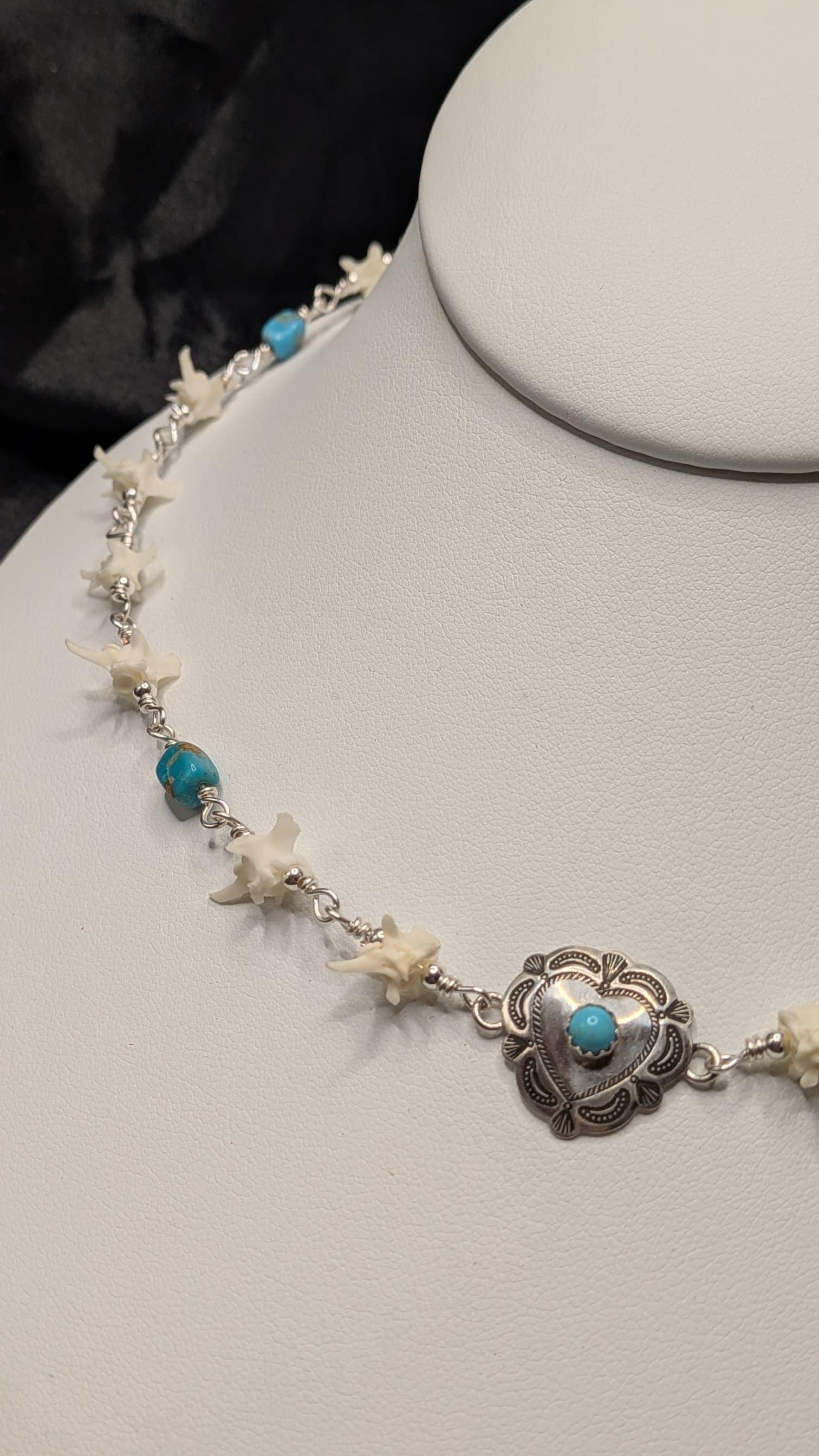 Kingman Turquoise & Rattlesnake Vertebrae Choker Necklace – Sterling Silver Heart Concho, 15.5”