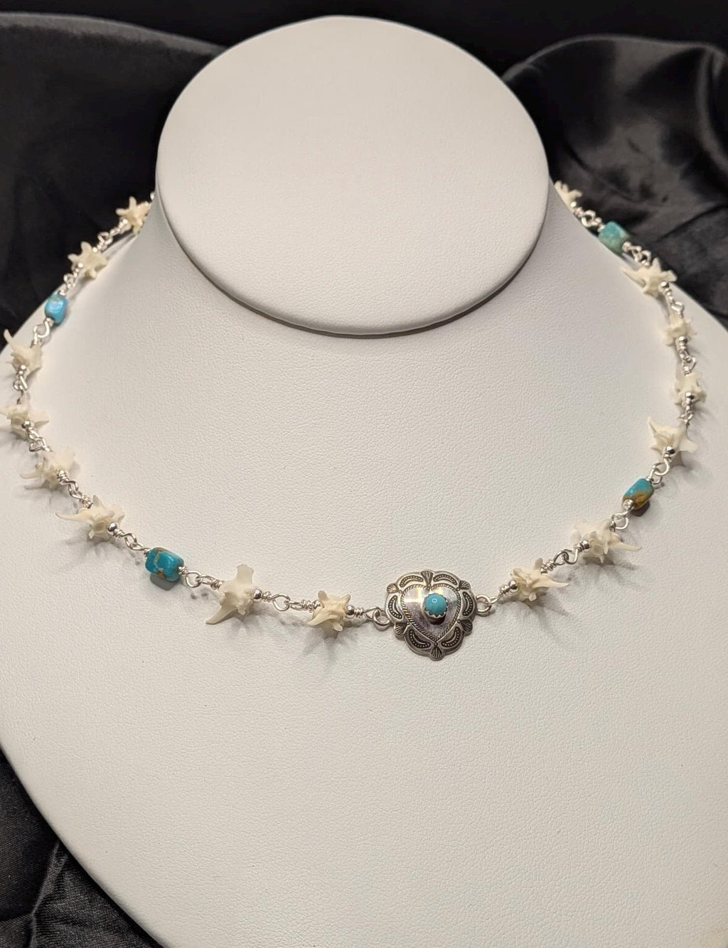 Kingman Turquoise & Rattlesnake Vertebrae Choker Necklace – Sterling Silver Heart Concho, 15.5”